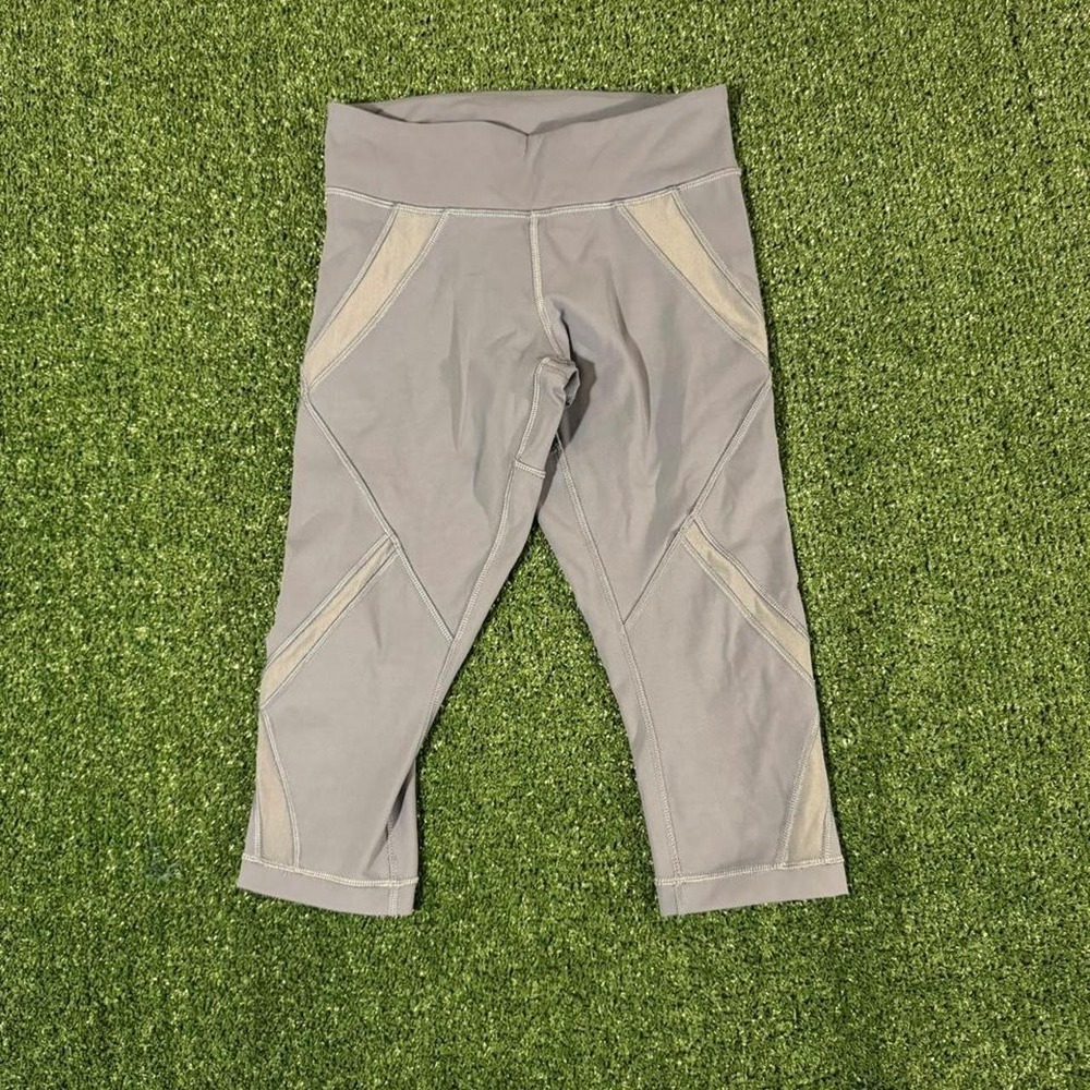 Lululemon Gray Mesh Panel Capri Leggings Women Size 4 Athletic Pants 0217